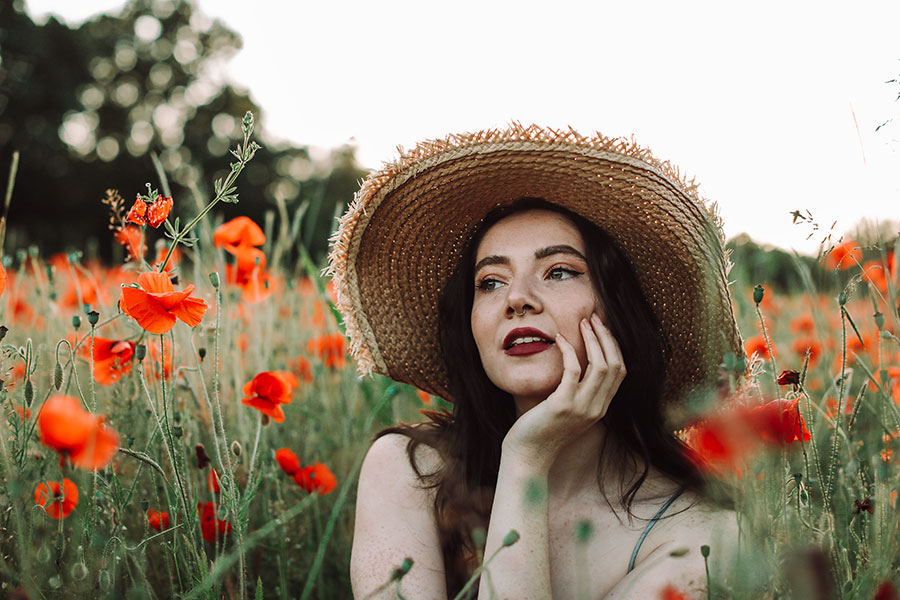 Portrait photoshoot in poppy field | Yorkshire portrait photographer | Beautiful Yorkshire UK poppy field